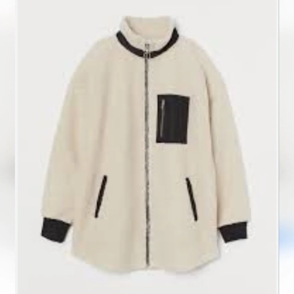 H&M Faux Shearling Jacket- Light beige/black. Size small - Picture 3 of 15
